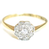 18CT GOLD & DIAMOND CLUSTER RING