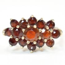 HALLMARKED 9CT GOLD & GARNET CLUSTER RING