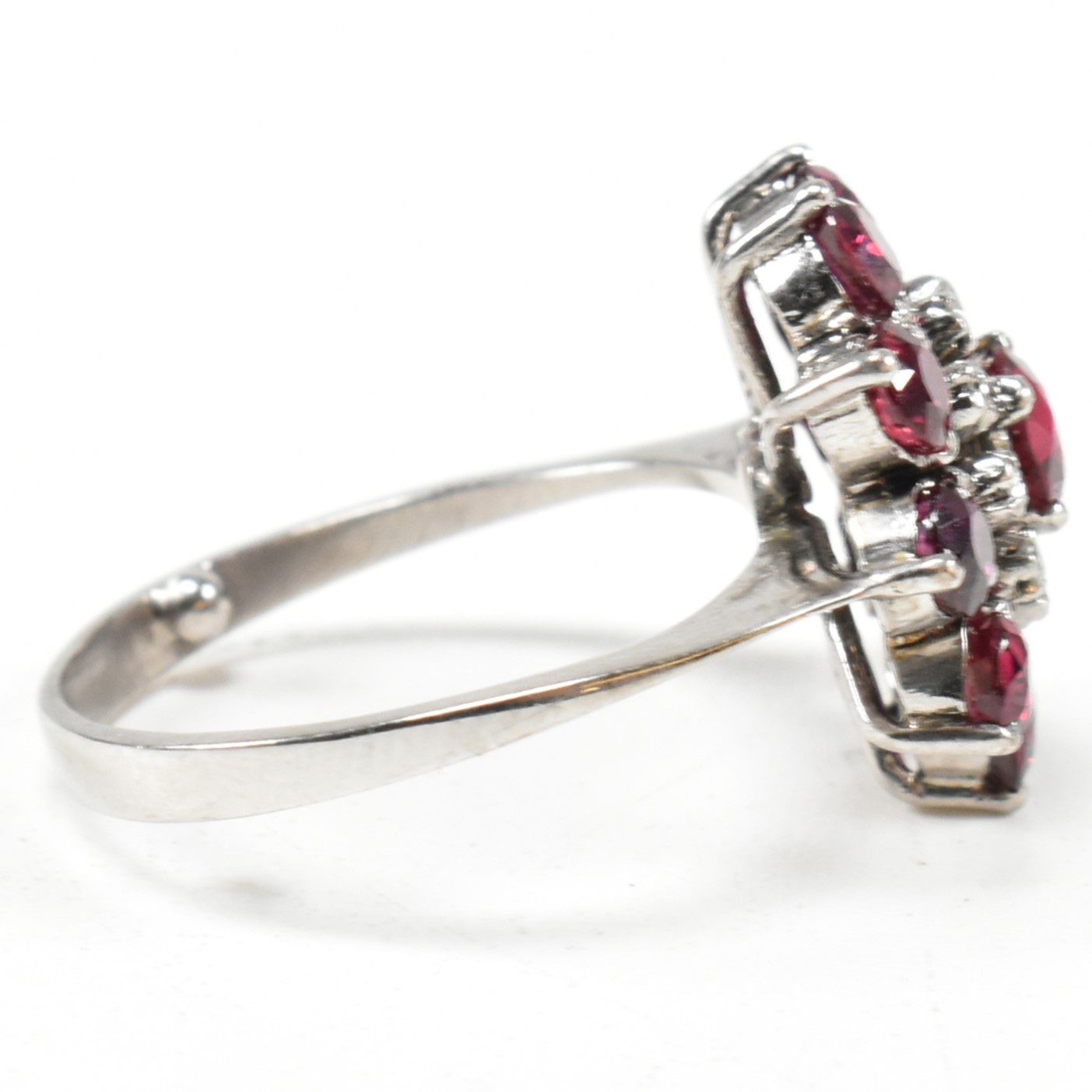 WHITE GOLD RUBY & DIAOND CLUSTER RING - Image 4 of 8