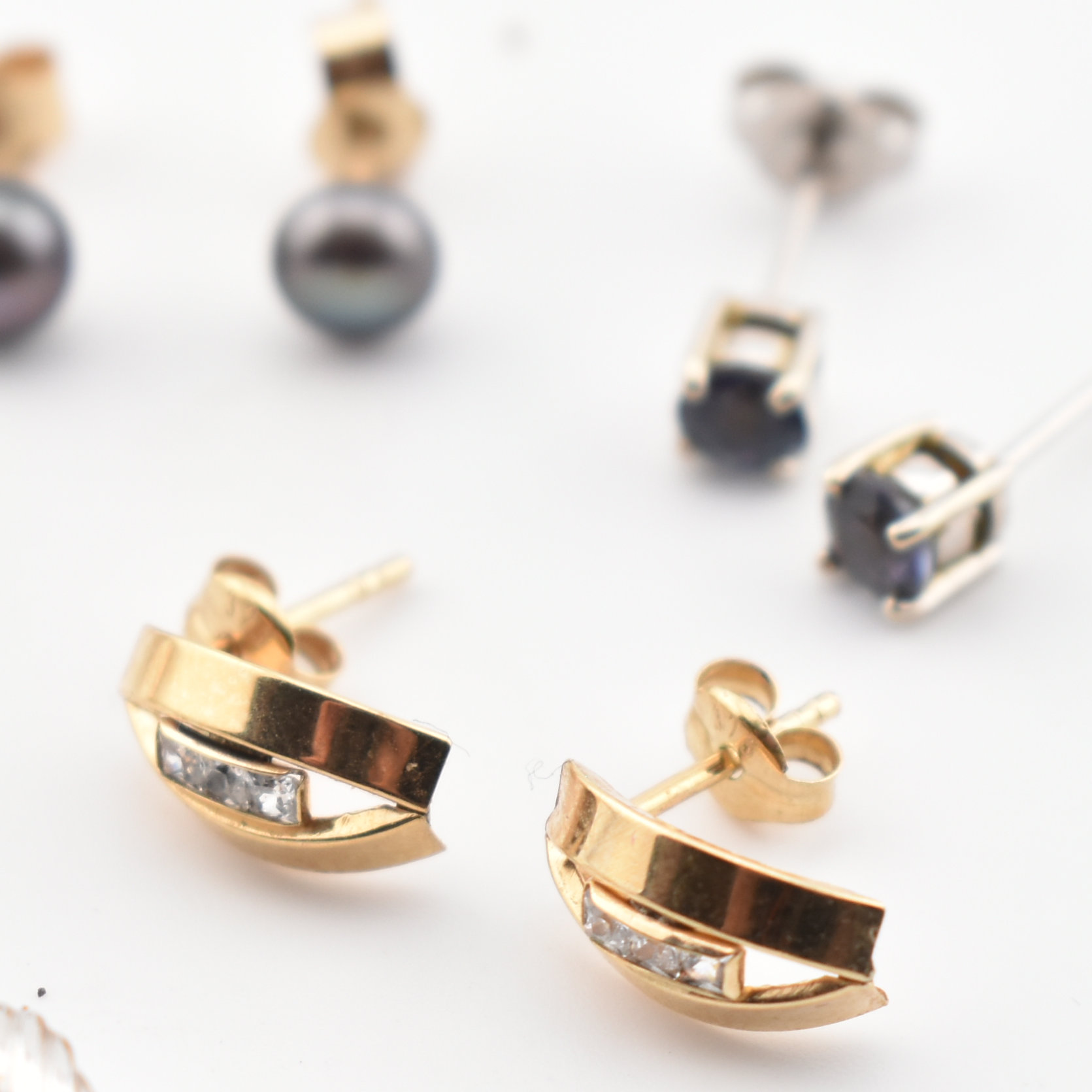 COLLECTION OF 9CT GOLD & GEM SET EARRINGS - Image 3 of 5