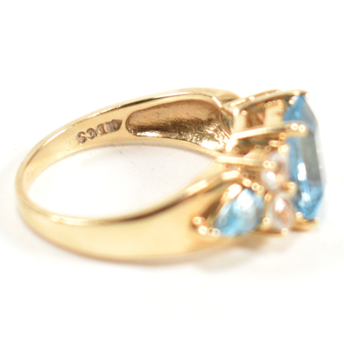 HALLMARKED 9CT GOLD & BLUE & WHITE TOPAZ RING - Image 5 of 8