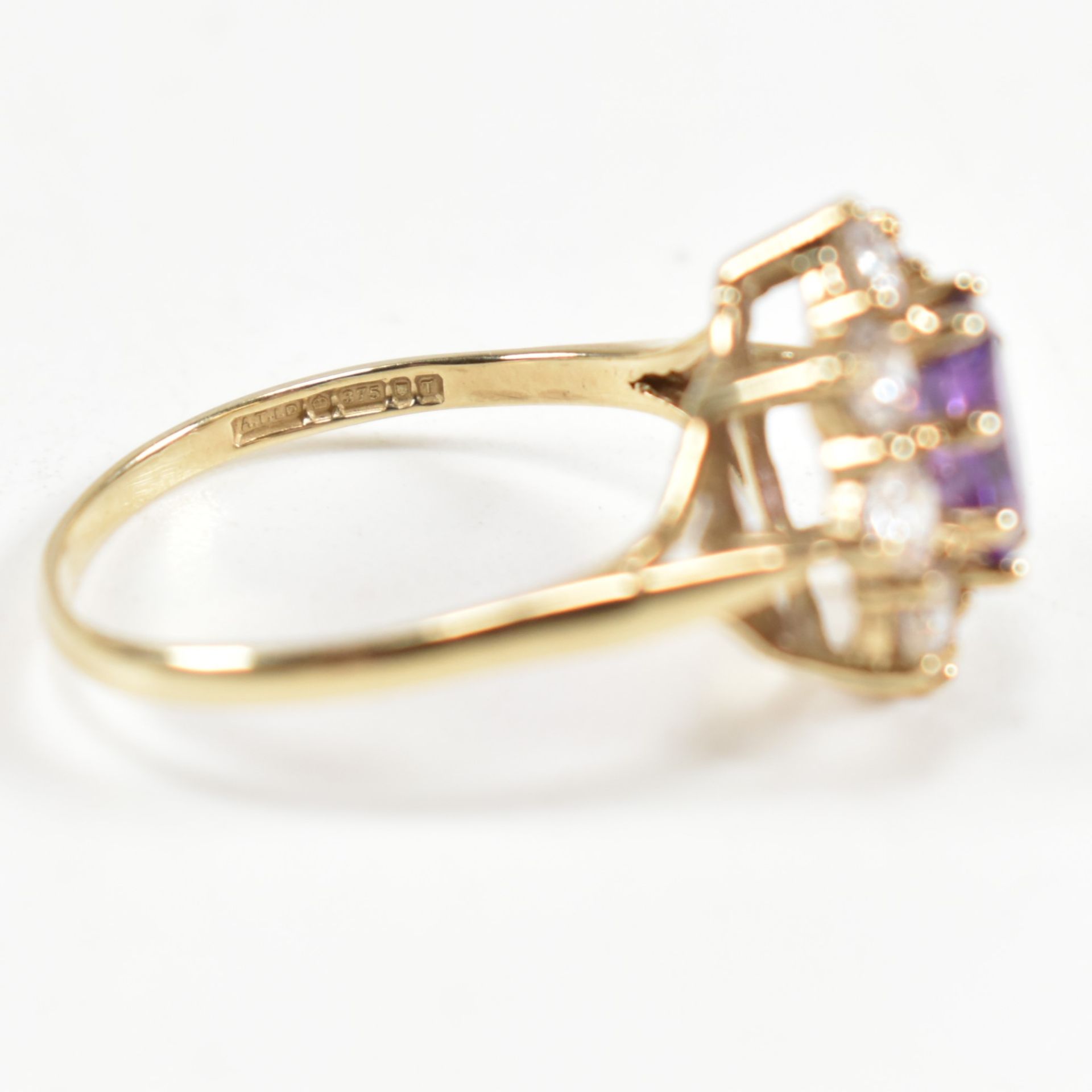 HALLMARKED 9CT GOLD AMETHYST & WHITE STONE CLUSTER RING - Image 9 of 9