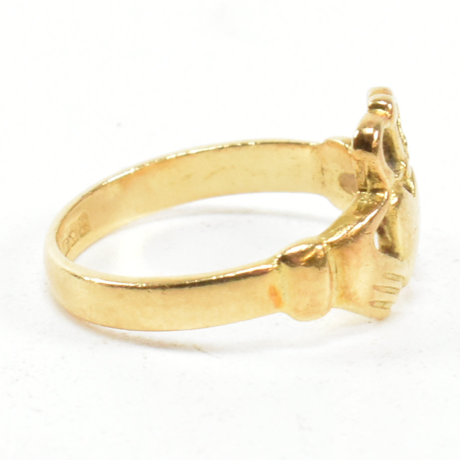 18CT GOLD CLADDAGH RING - Image 4 of 5
