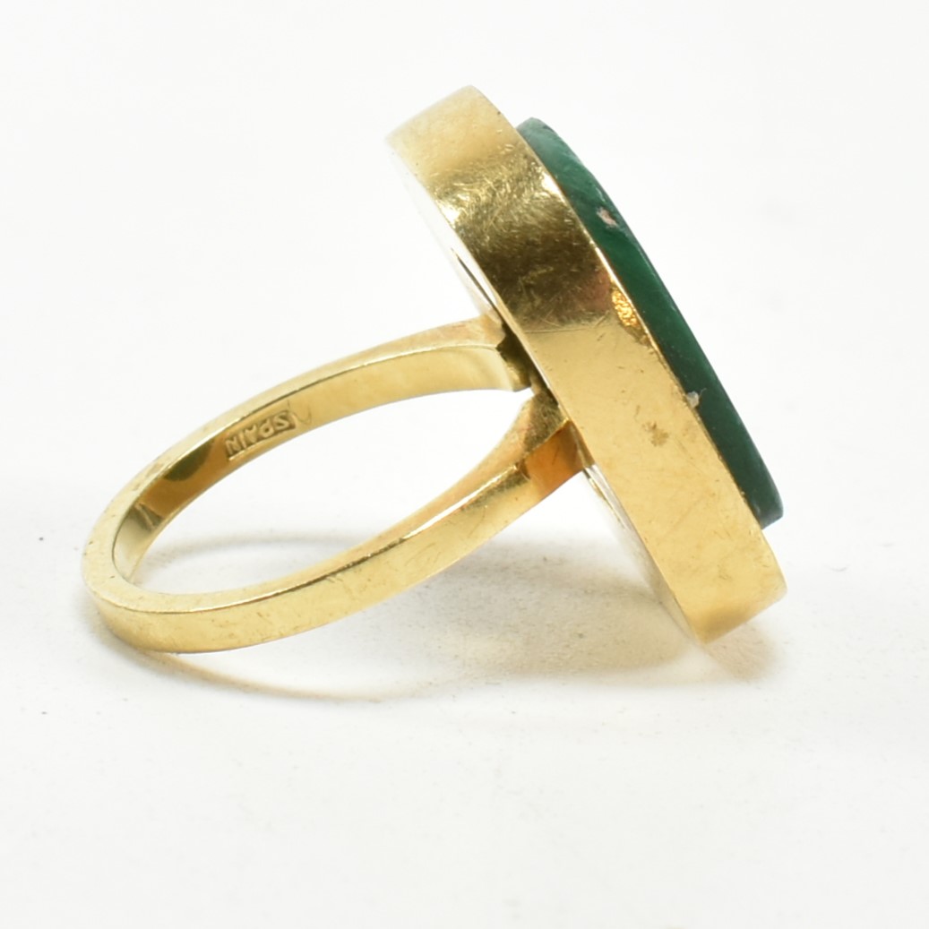 1970S 18CT GOLD & MALACHITE PANEL RING - Image 4 of 10