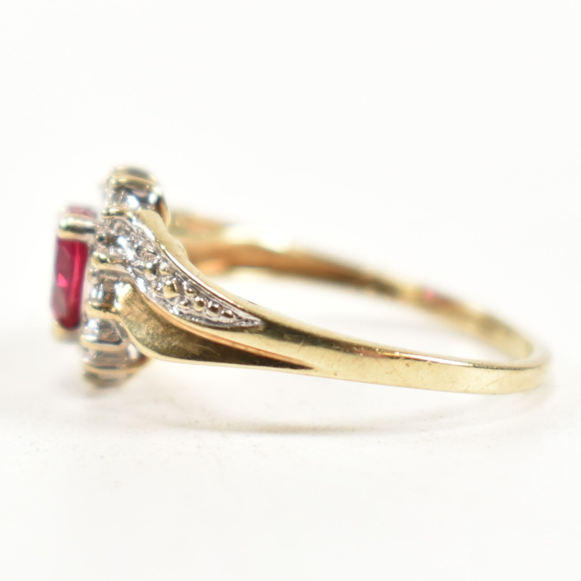 HALLMARKED 9CT GOLD DIAMOND & RUBY CLUSTER RING - Image 6 of 10