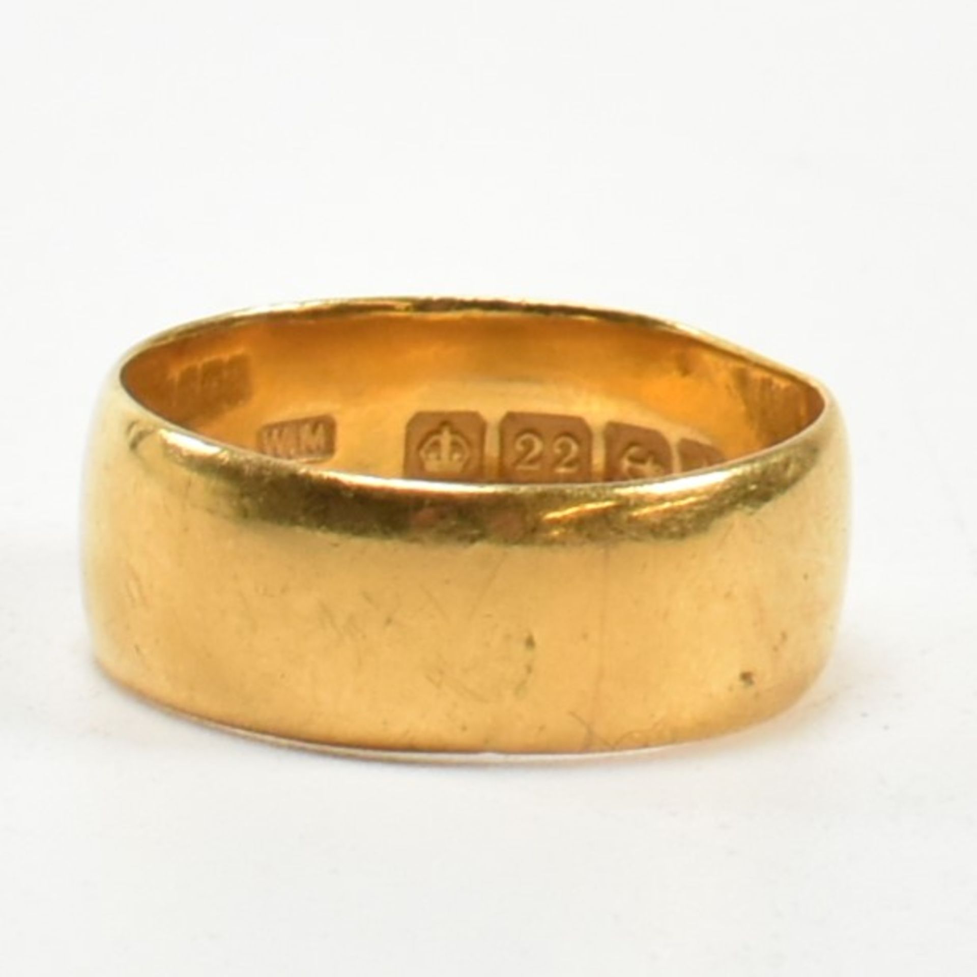 EARLY 20TH CENTURY HALLMARKED 22CT GOLD BAND RING - Bild 3 aus 4