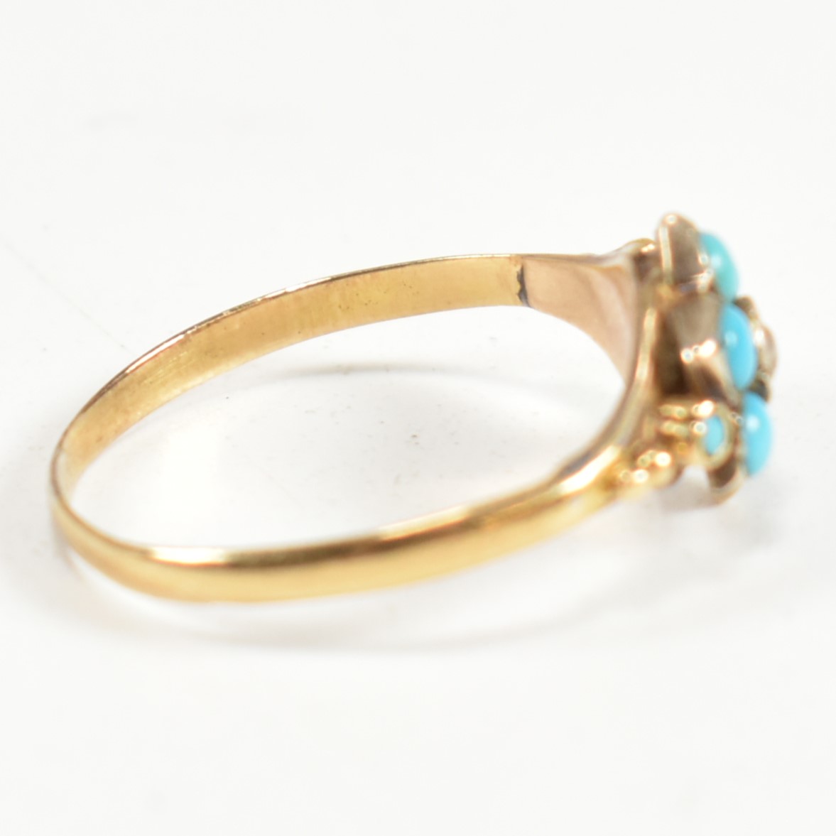18CT GOLD TURQUOISE & SEED PEARL CLUSTER RING - Image 4 of 8