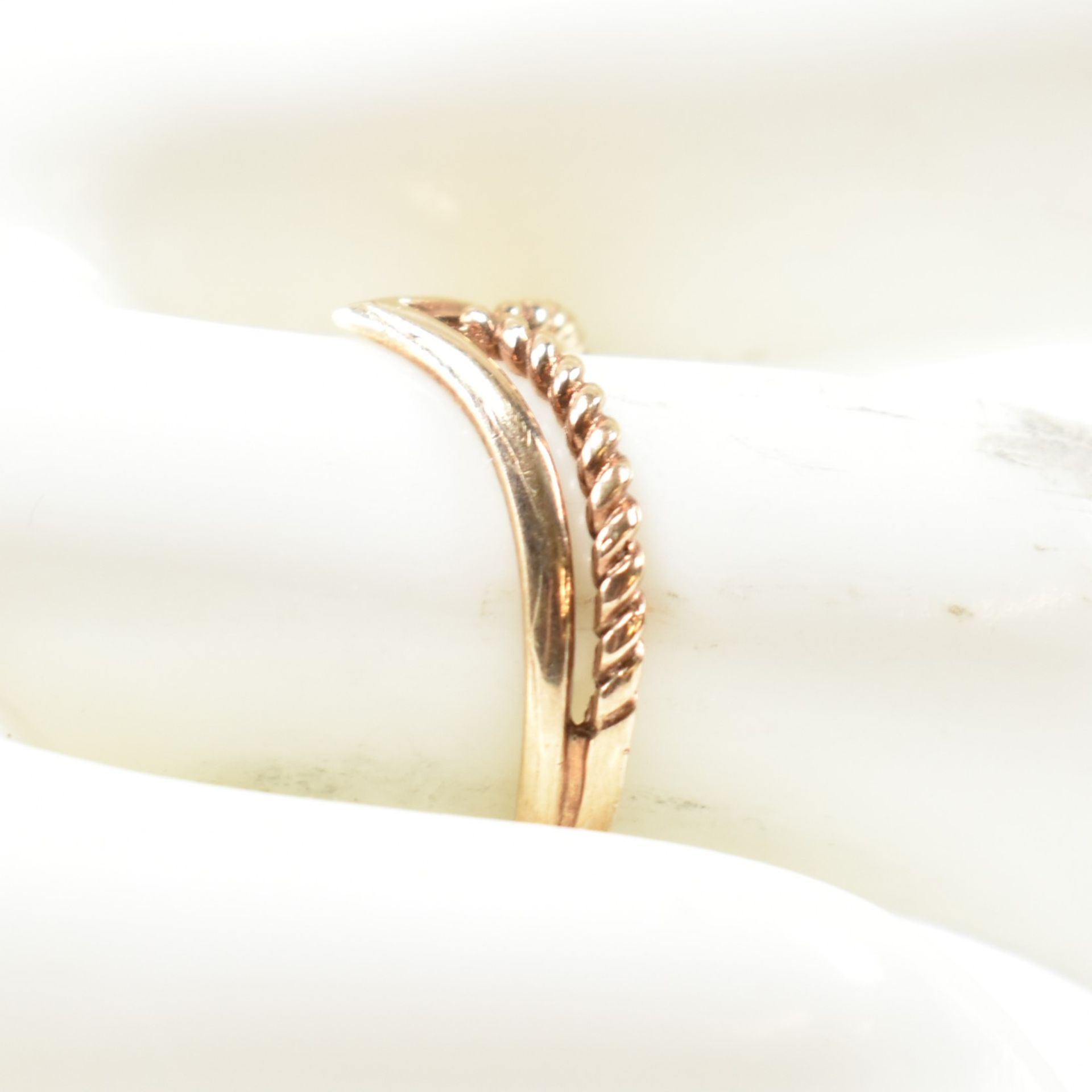 HALLMARKED 9CT GOLD TWO STRAND WISHBONE RING - Image 9 of 9