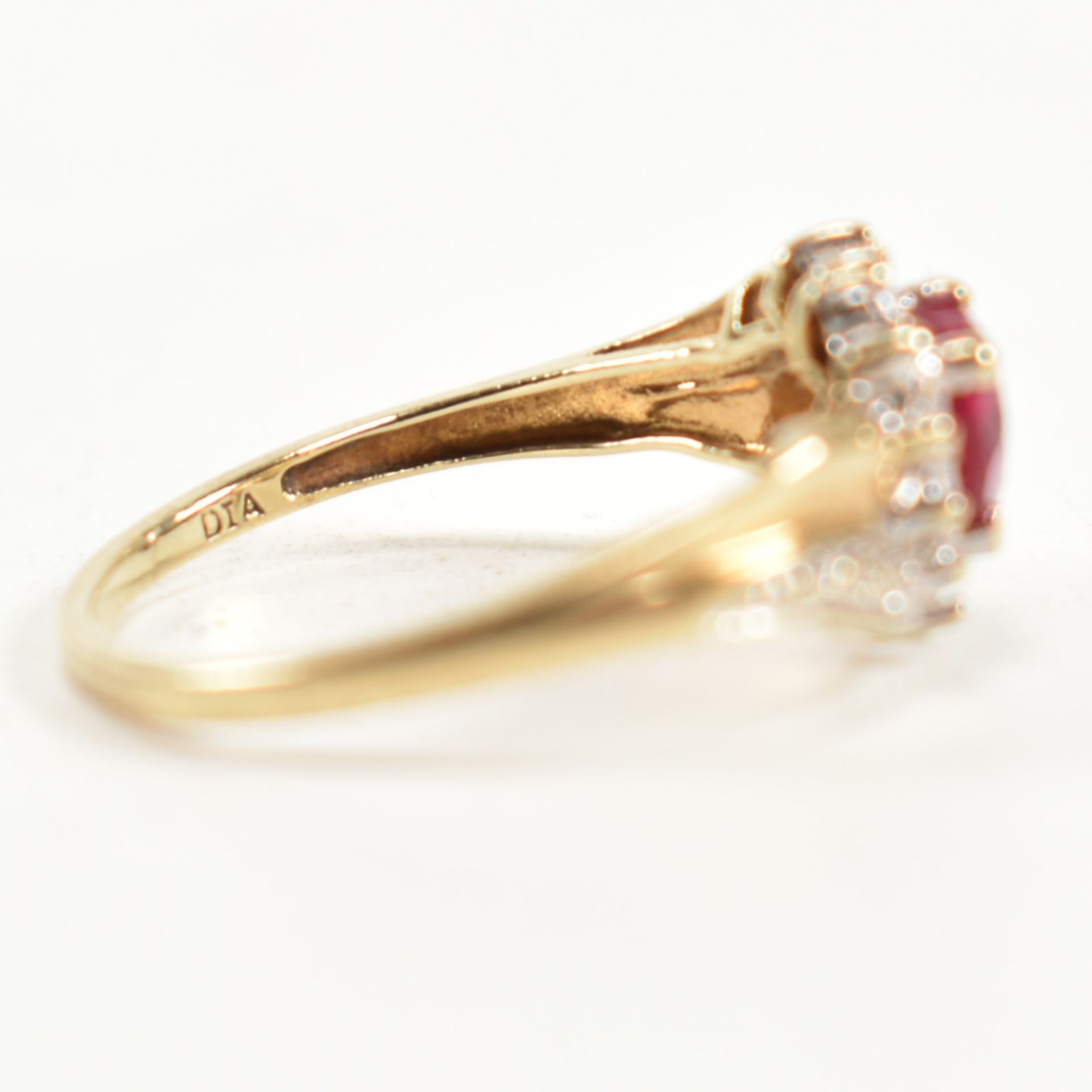 HALLMARKED 9CT GOLD DIAMOND & RUBY CLUSTER RING - Image 5 of 10