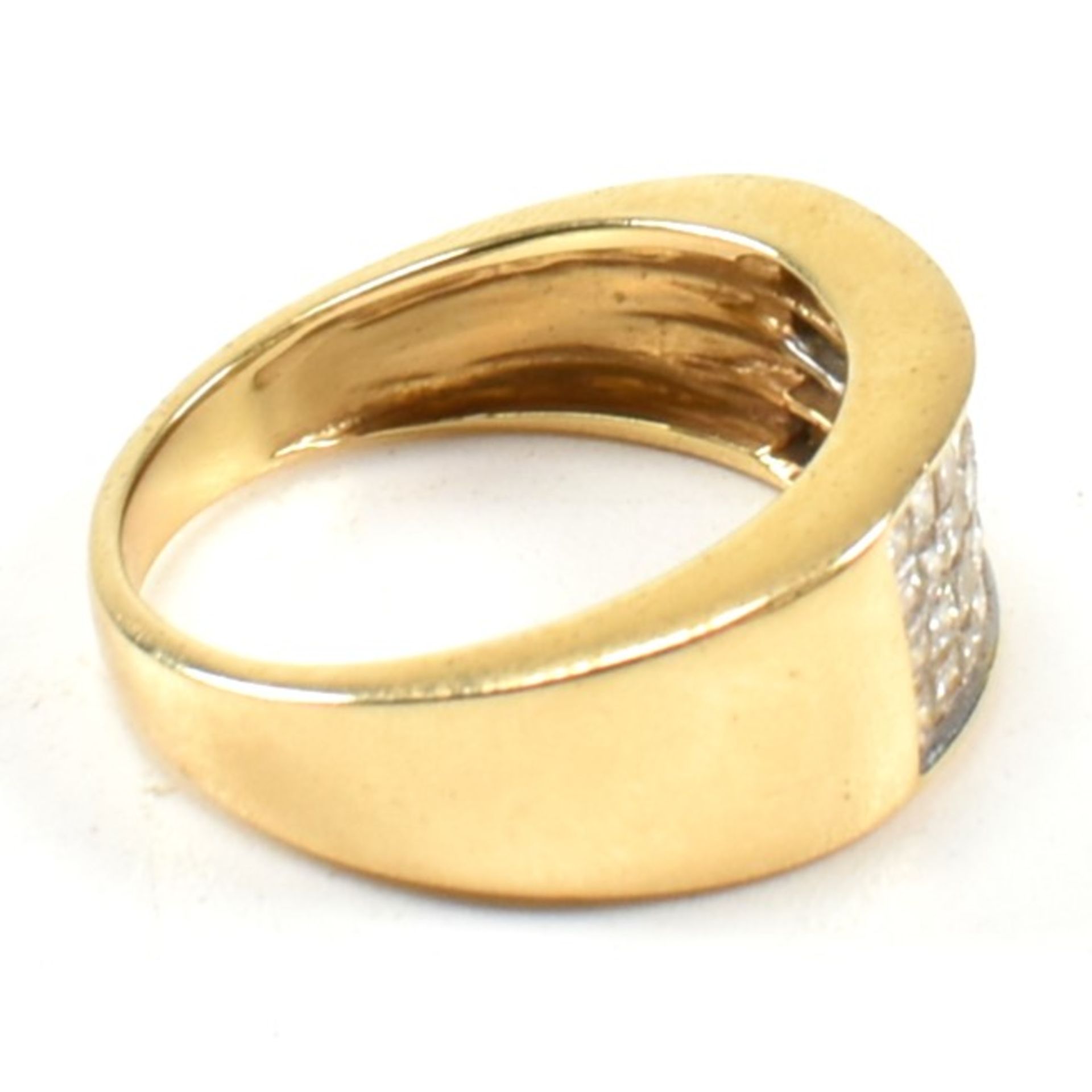 18CT GOLD & DIAMOND CLUSTER RING - Bild 5 aus 7