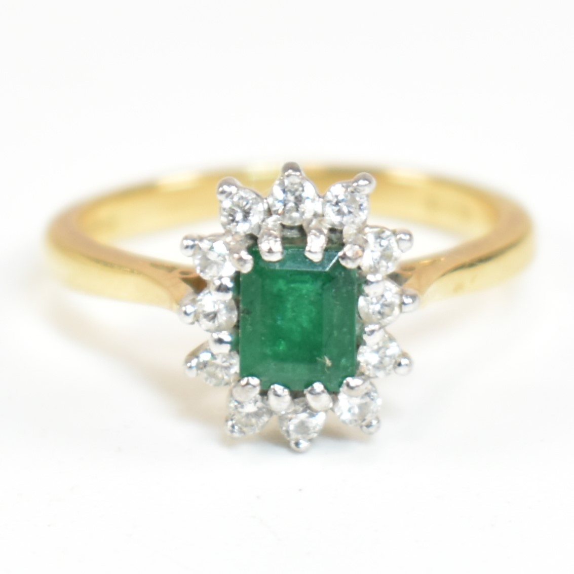 HALLMARKED 18CT GOLD EMERALD & DIAMOND CLUSTER RING