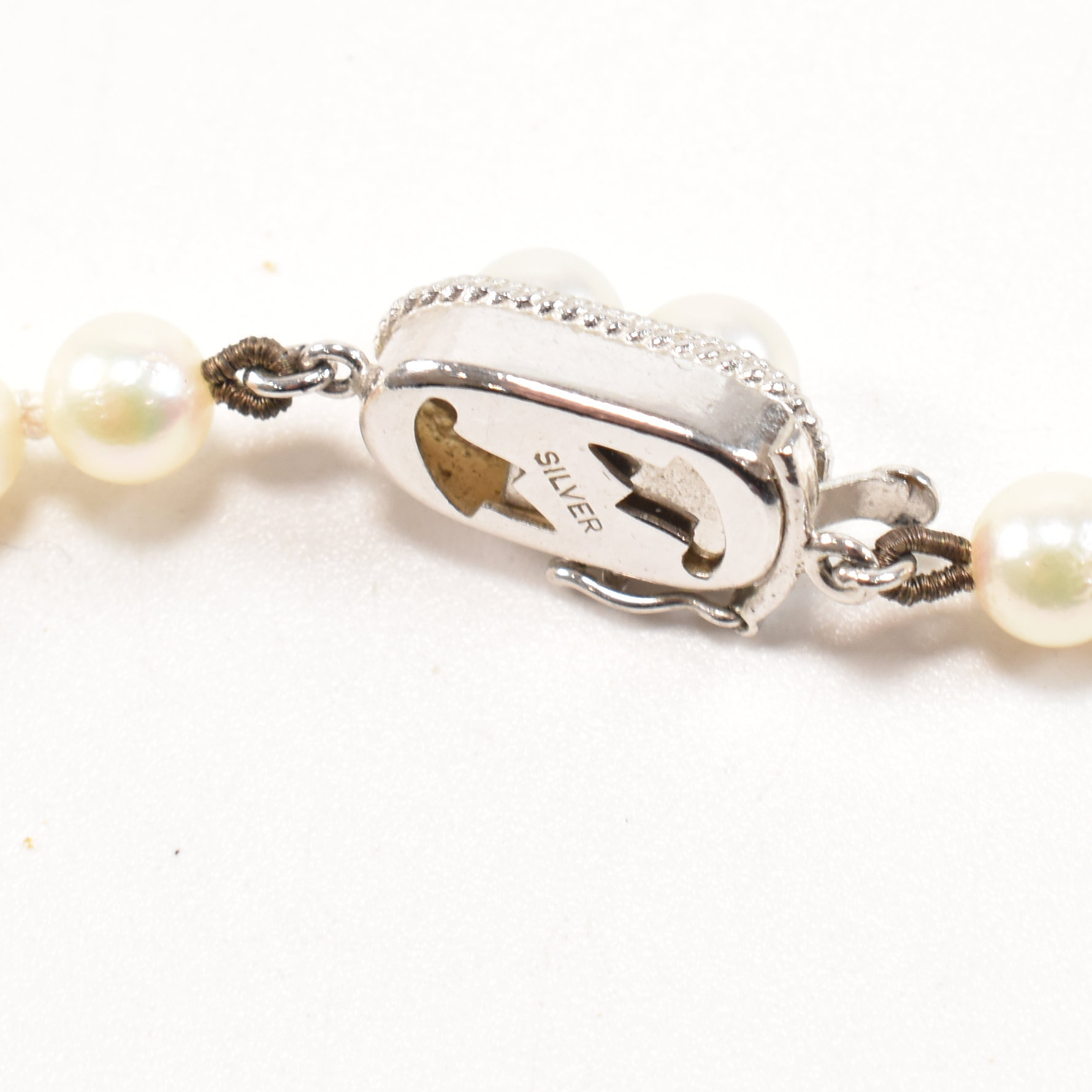 SILVER & CULTURED PEARL BEAD NECKLACE - Image 5 of 7