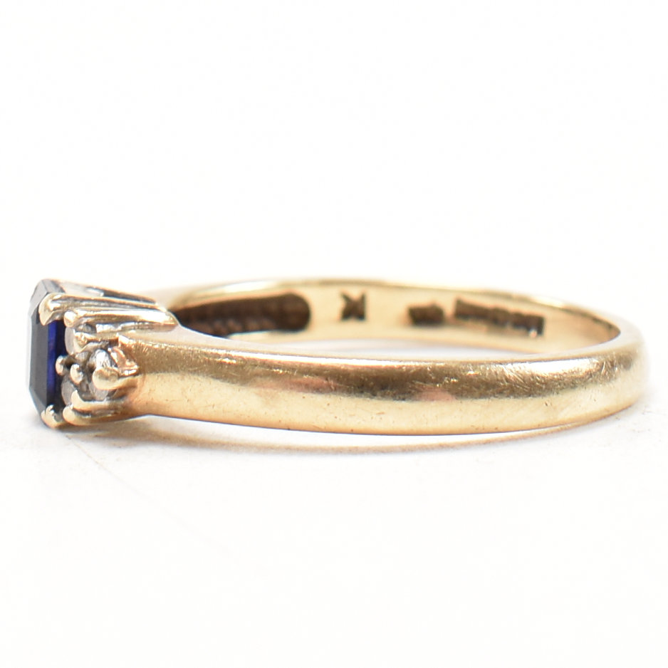 HALLMARKED 9CT GOLD DIAMOND & SYNTHETIC SAPPHIRE RING - Image 2 of 9