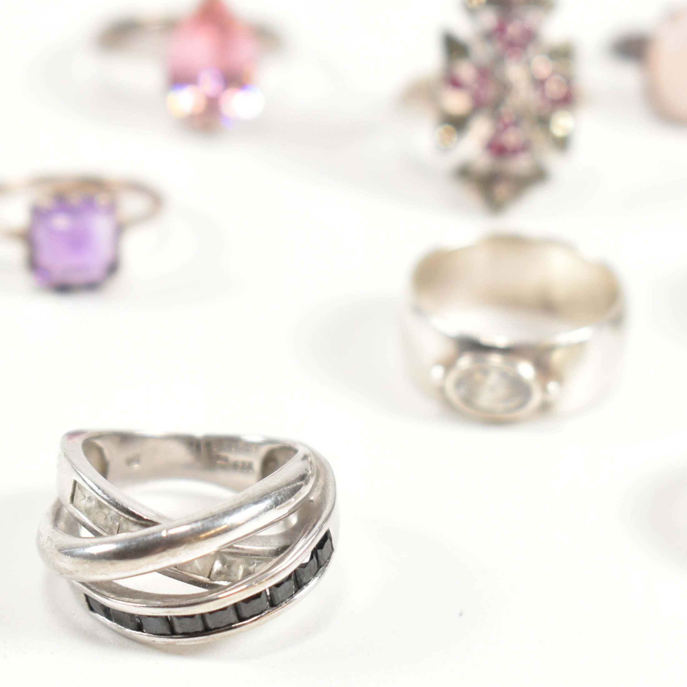 COLLECTION OF SILVER & GEM SET RINGS - Image 7 of 8