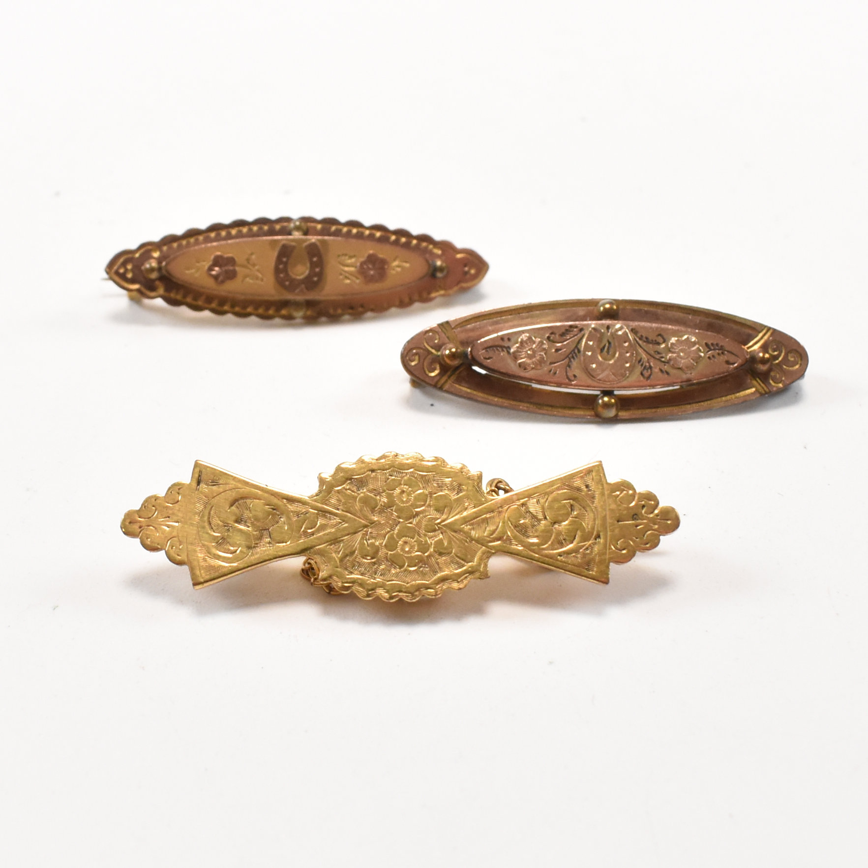 THREE ANTIQUE GOLD PLATED & BOXED BROOCH PINS - Image 3 of 9