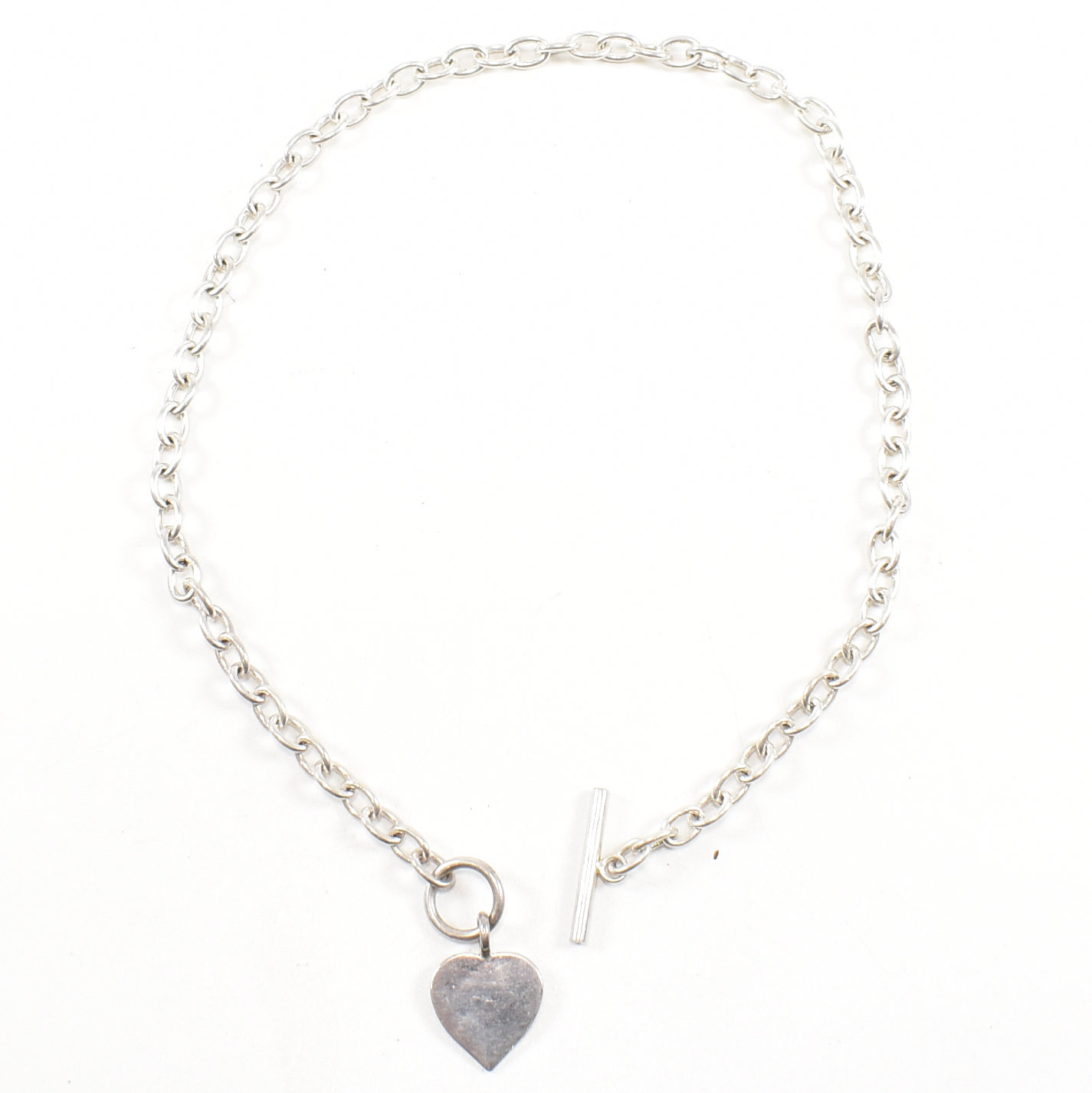 HALLMARKED SILVER T BAR CHAIN & HEART TAG PENDANT - Image 2 of 5