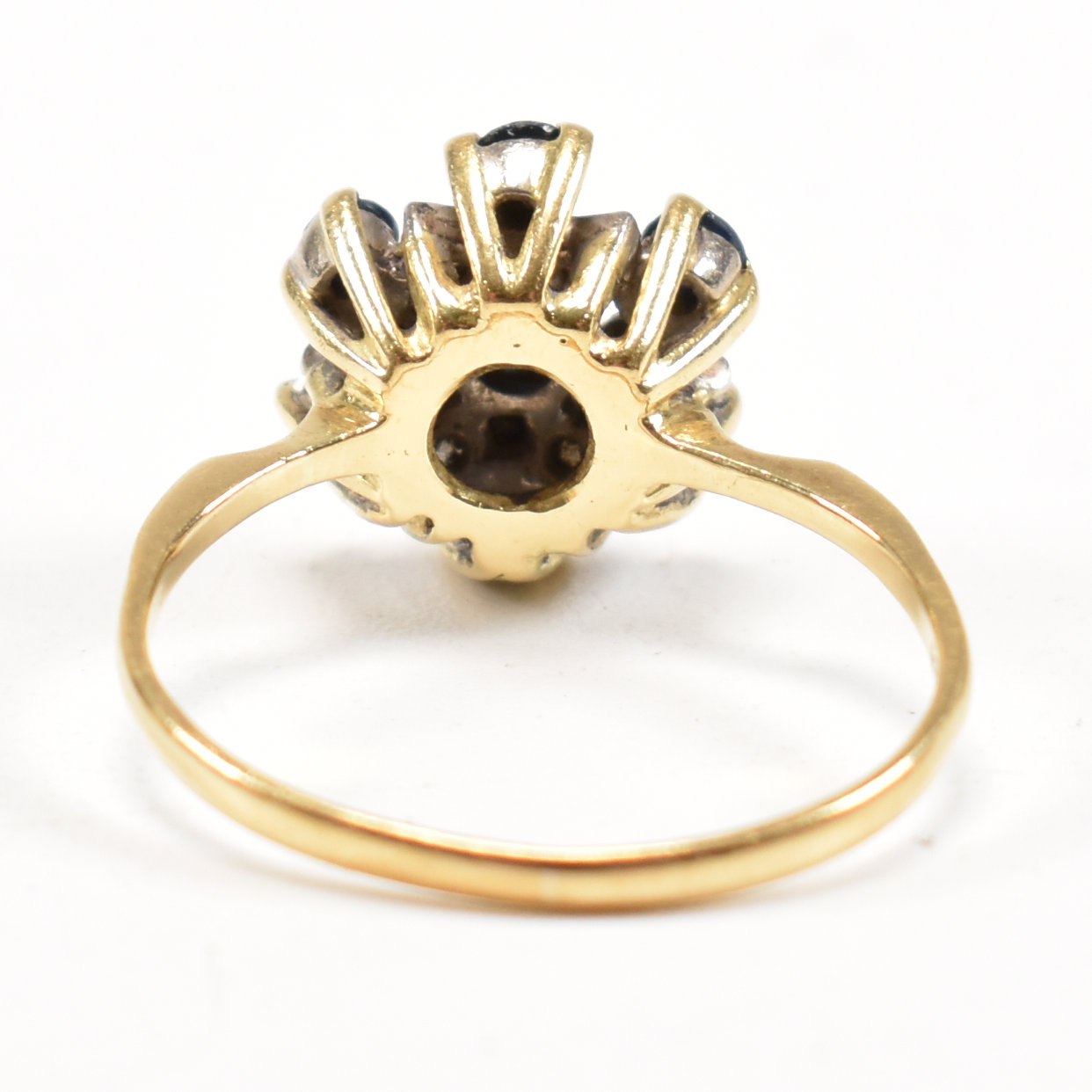 18CT GOLD SAPPHIRE & DIAMOND RING - AF - Image 5 of 8