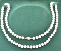 VINTAGE STRING OF PEARLS WITH 14CT GOLD CLASP