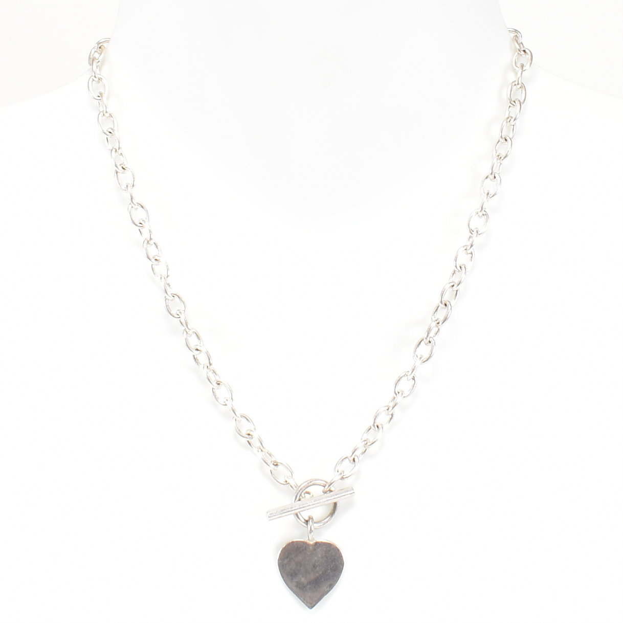 HALLMARKED SILVER T BAR CHAIN & HEART TAG PENDANT - Image 3 of 5