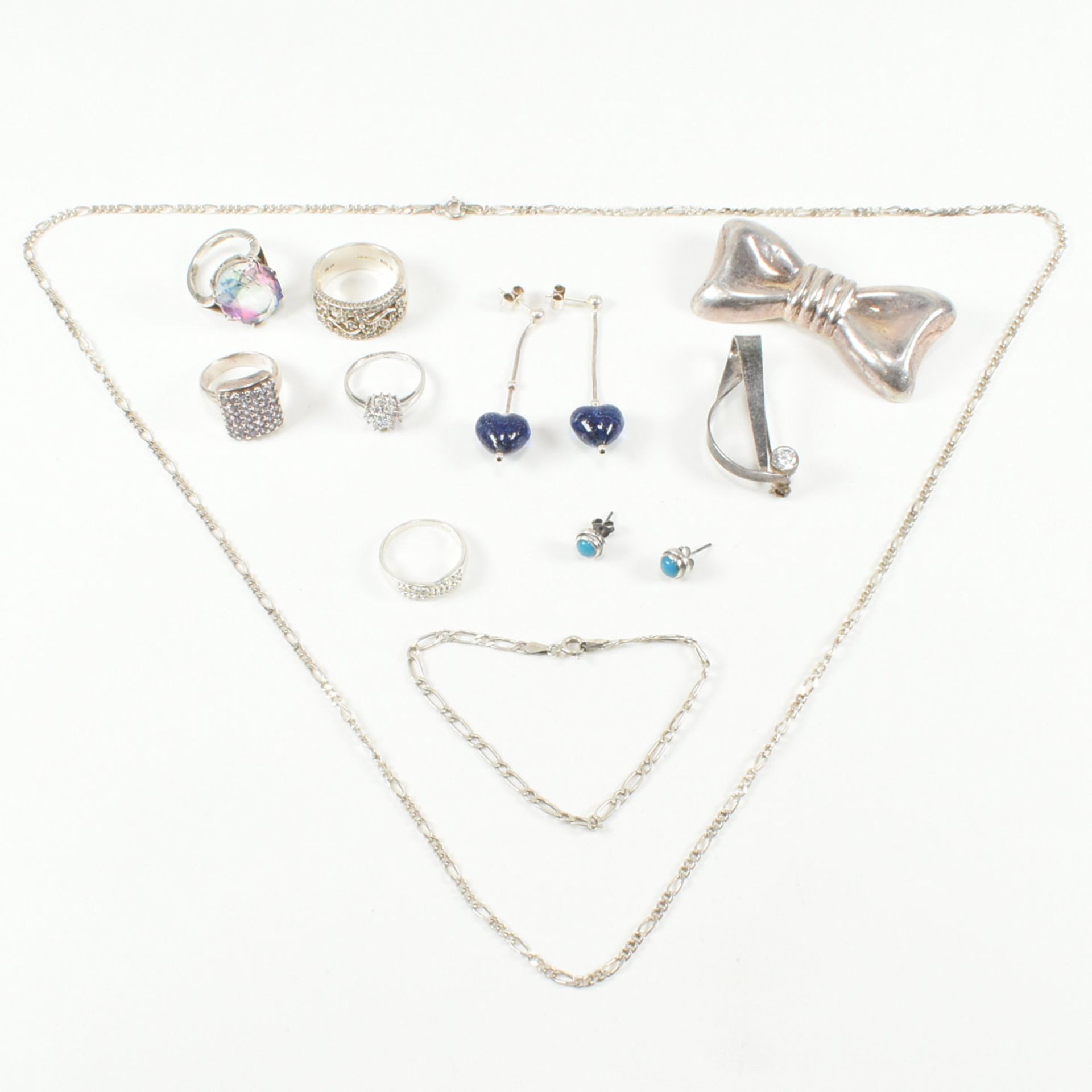 ASSORTED COLLECTION OF VINTAGE & LATER 925 & WHITE METAL JEWELLERY - Image 2 of 9