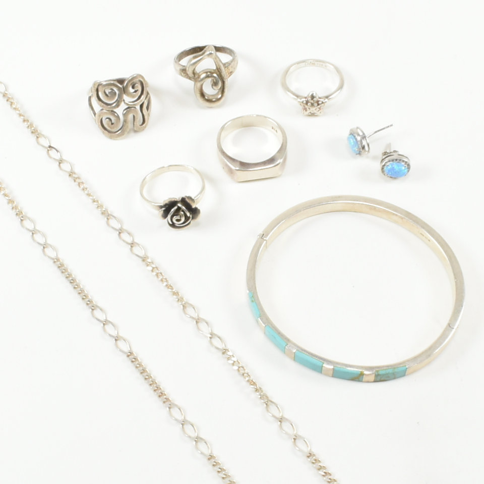 ASSORTED COLLECTION OF CONTEMPORARY & VINTAGE 925 & WHITE METAL JEWELLERY