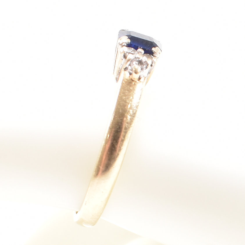 HALLMARKED 9CT GOLD DIAMOND & SYNTHETIC SAPPHIRE RING - Image 8 of 9