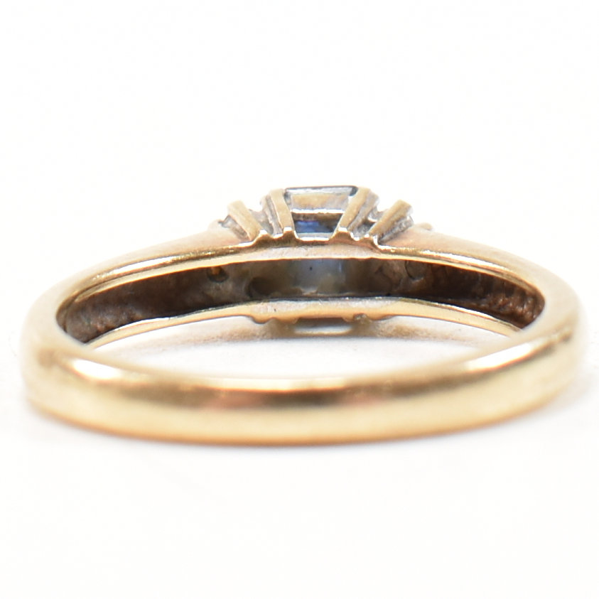 HALLMARKED 9CT GOLD DIAMOND & SYNTHETIC SAPPHIRE RING - Image 7 of 9