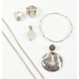 ASSORTED COLLECTION OF 925 SILVER & WHITE METAL CONTEMPORARY JEWELLERY