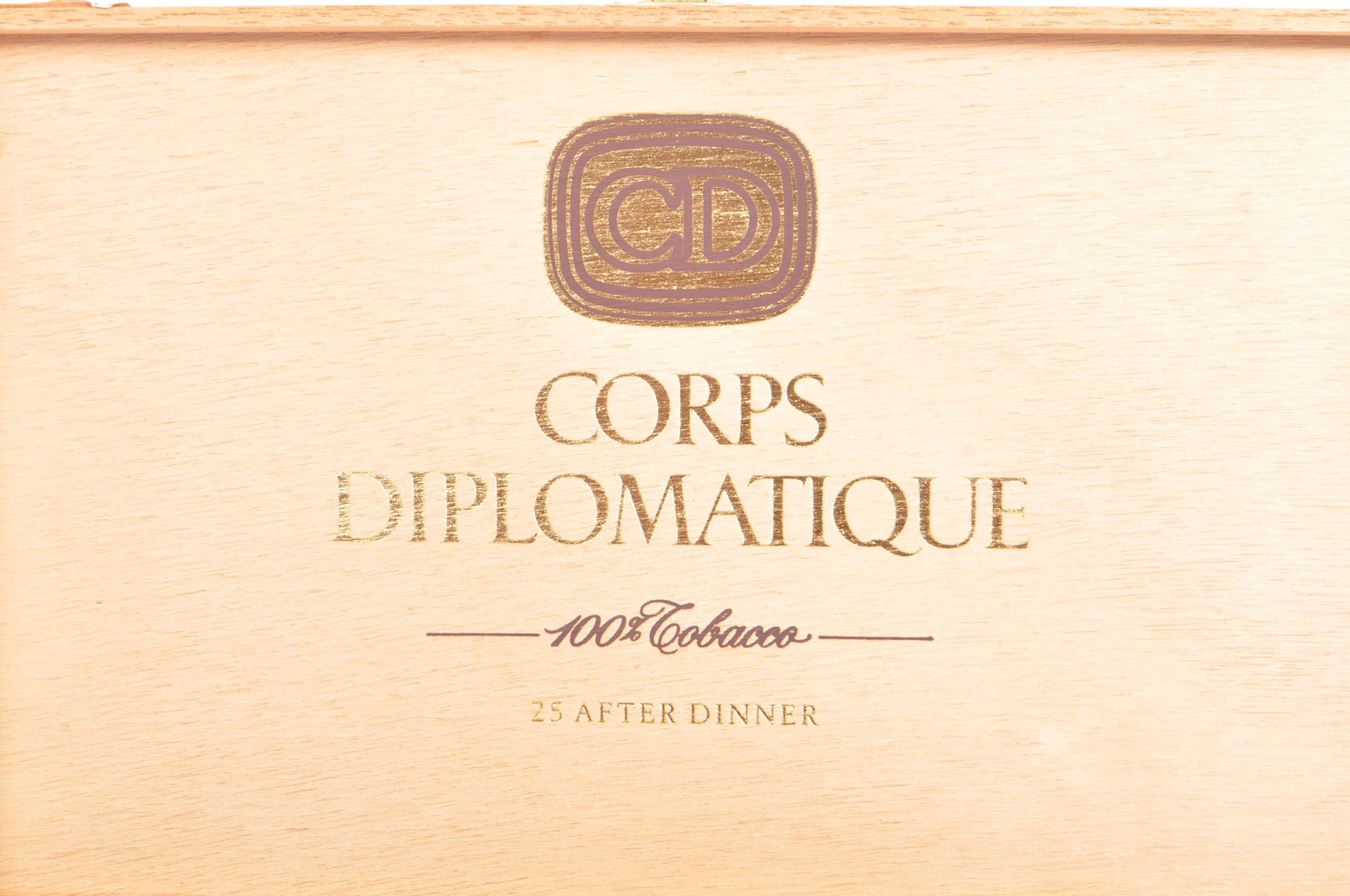 BOXED COLLECTION OF 'CORPS DIPLOMATIQUE' AFTER DINNER CIGARS - Image 4 of 6