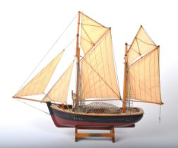 EARLY 20TH CENTURY WOODEN DISPLAY SAILING BOAT / YACHT