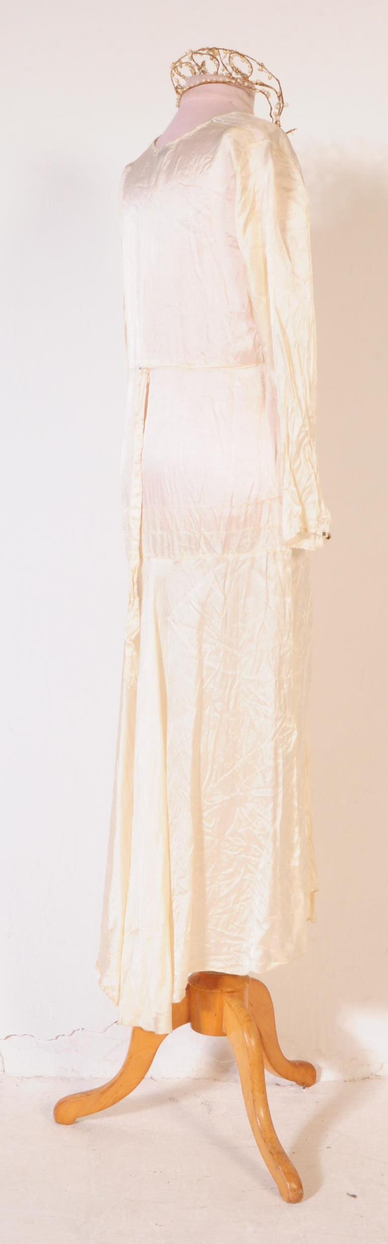 1920S VINTAGE SILK IVORY WEDDING DRESS - Image 3 of 12