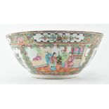 QING DYNASTY FAMILLE ROSE CANTON FIGURINE BOWL 清 广彩大碗