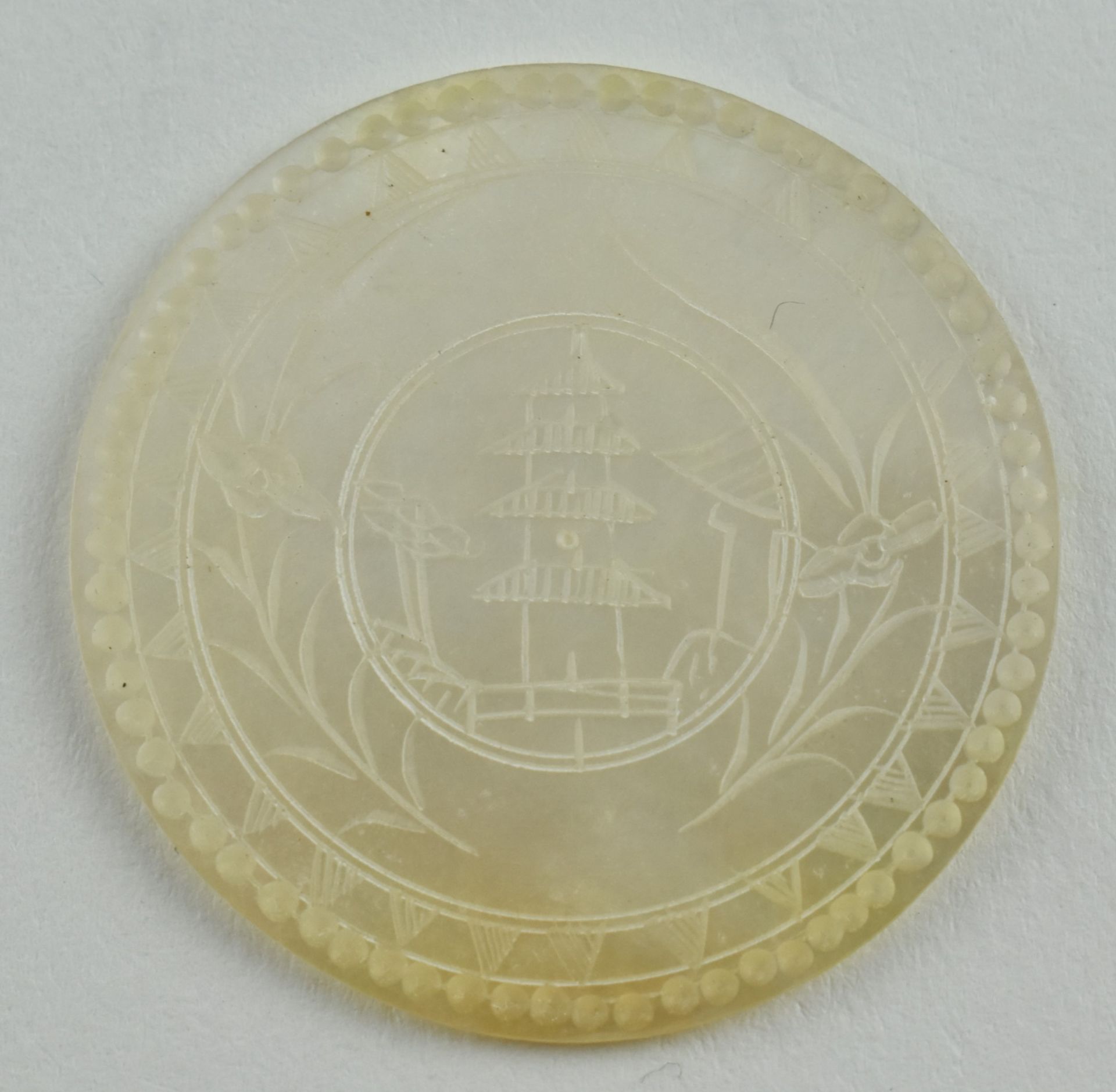 QING DYNASTY MOTHER OF PEARL GAMING TOKENS 清十三行贝母筹码 - Image 5 of 11