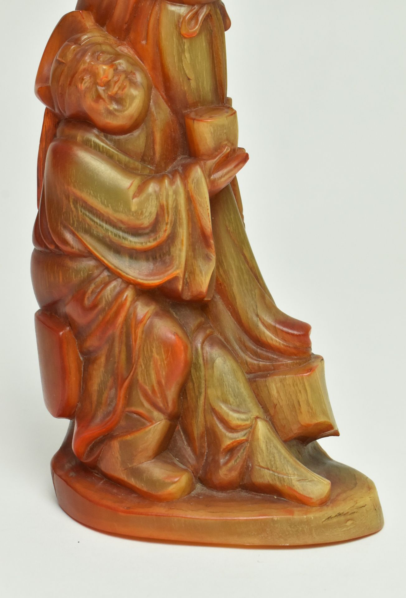 HAND CARVED BUFFALO HORN FIGURINE 牛角人物雕刻 - Image 4 of 7