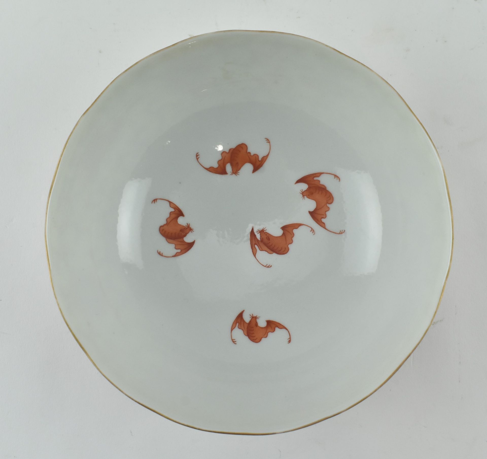 DAOGUANG IRON RED WUFU FIVE BATS BOWL 道光 矾红描金缠枝莲纹碗 - Image 5 of 8