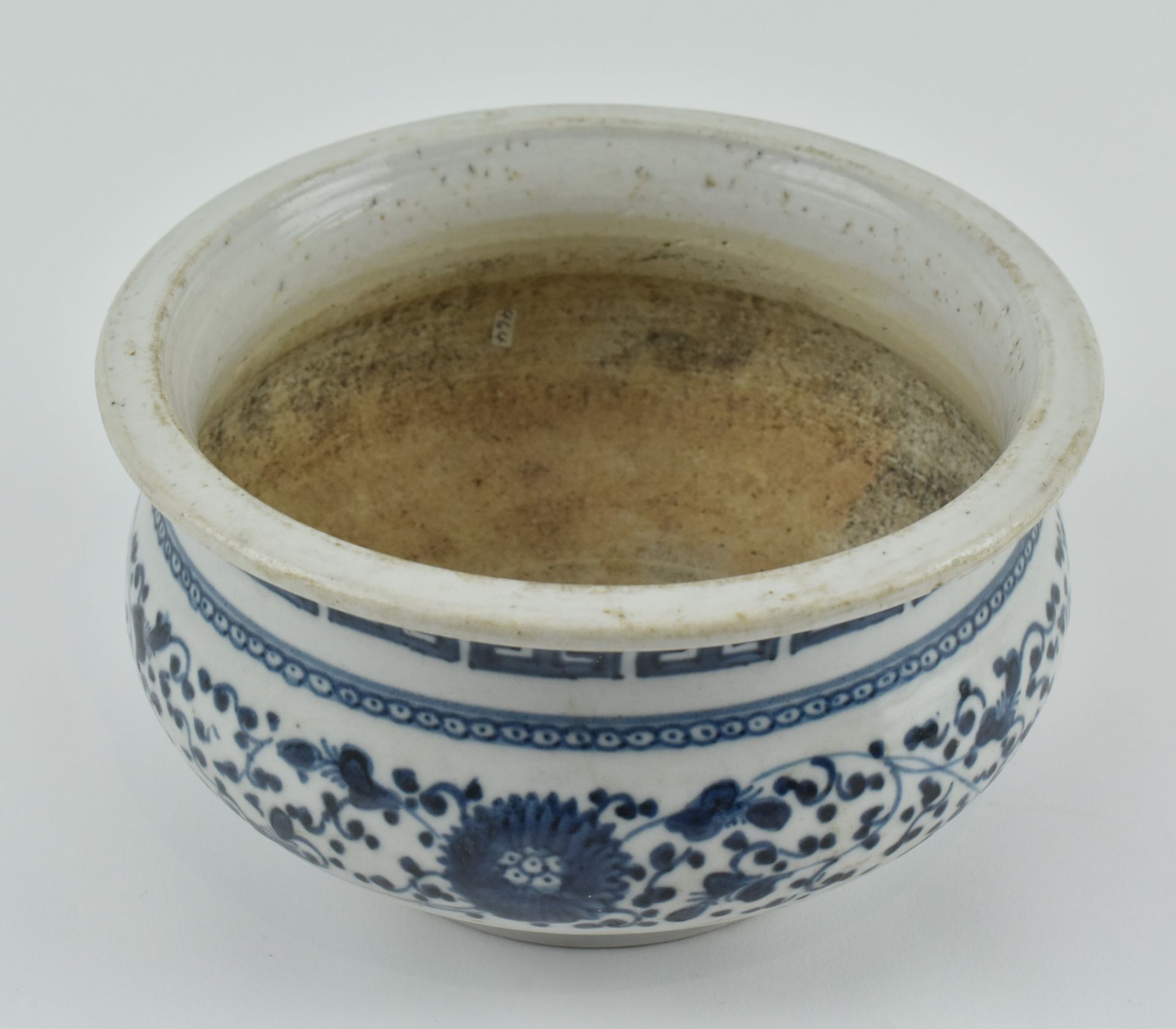 QING DYNASTY BLUE AND WHITE CENSER 清 缠枝莲香炉 - Image 2 of 6