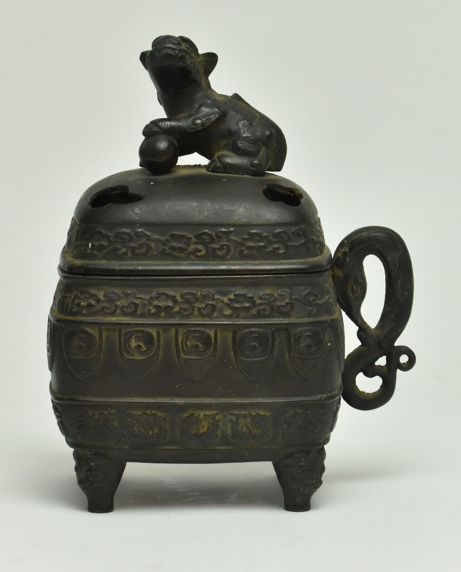 POSSIBLY MING OR LATER BRONZE CENSER COVER 铜香炉 - Bild 2 aus 7