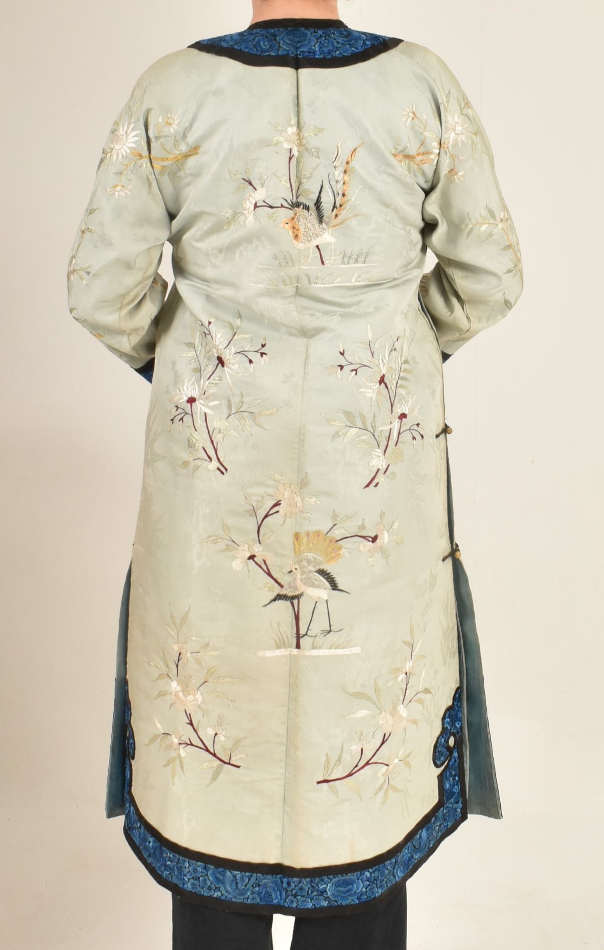 CHINESE HAND EMBROIDERED CHEONGSAM DRESS 锦雀凤凰绣花旗袍 - Image 13 of 14
