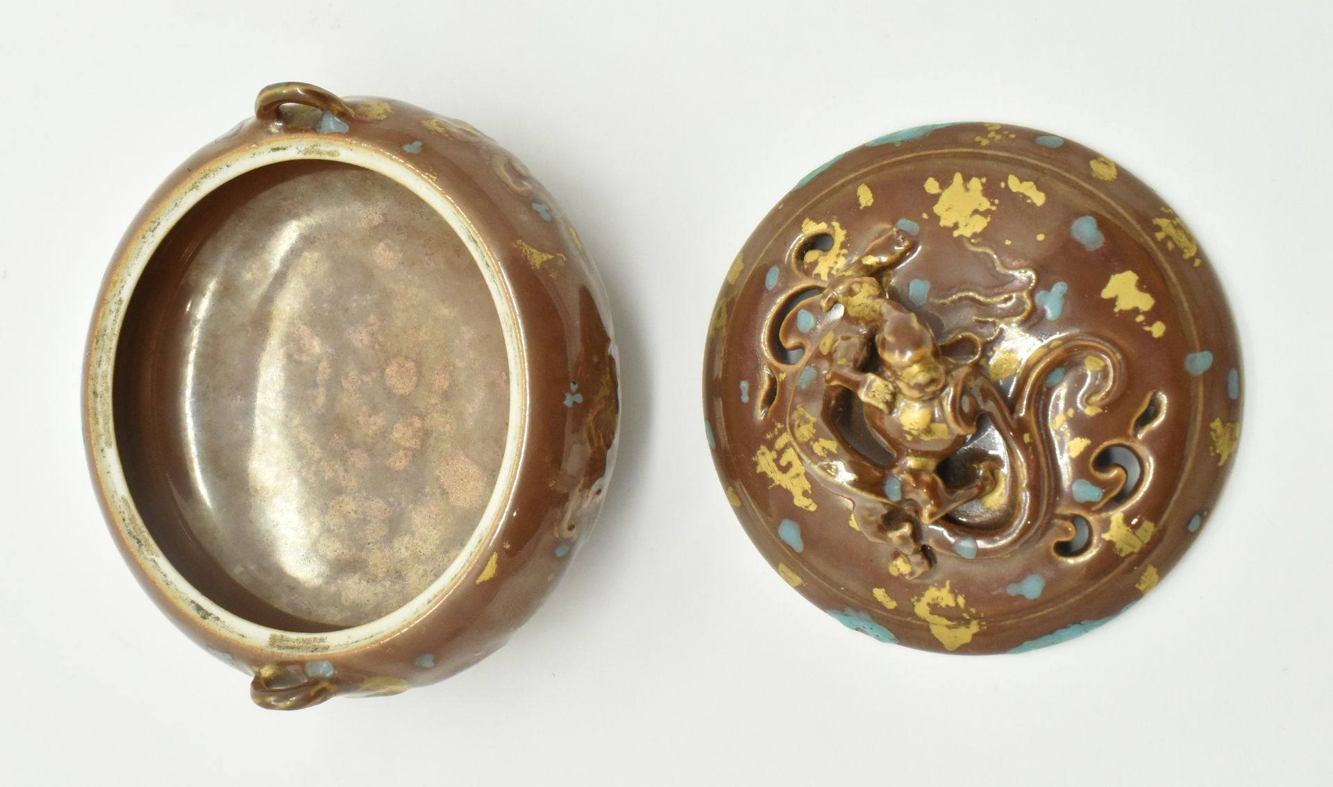 QIANLONG CERAMIC BRONZE GLAZED TRIPOD CENSER 乾隆款仿古铜釉熏炉 - Image 3 of 6