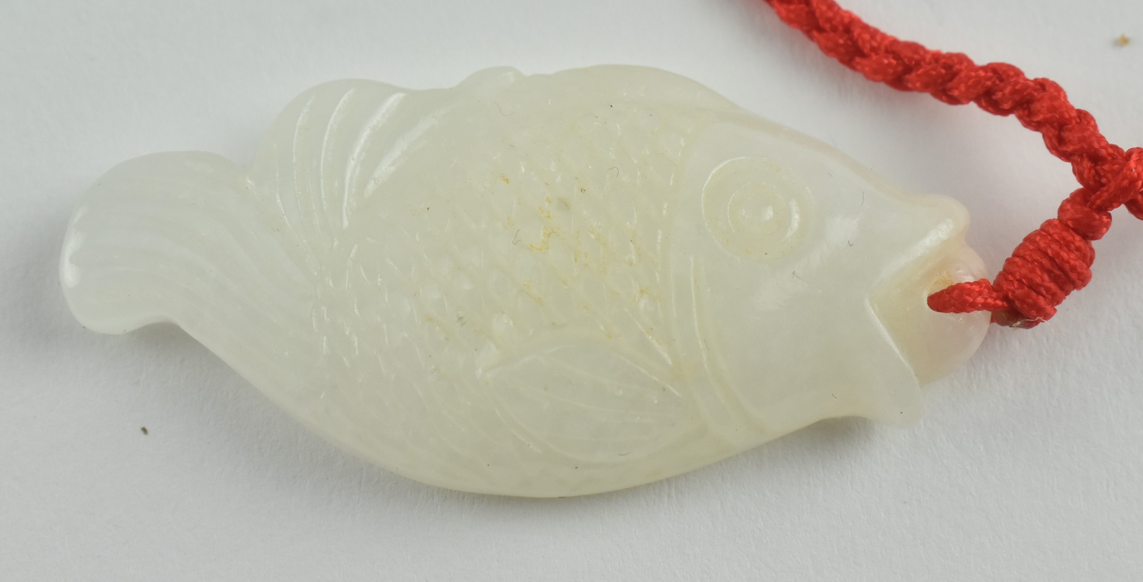 HETIAN WHITE JADE HAND CARVED FISH PENDANT和田玉鱼跃龙门玉佩 - Image 2 of 5