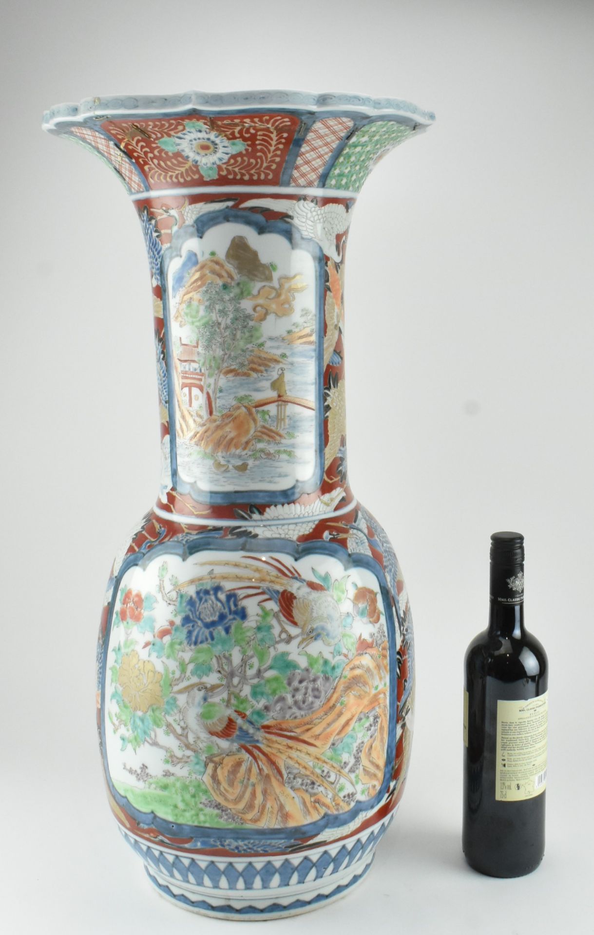 LARGE JAPANESE IMARI CERAMIC VASE, MEIJI PERIOD 明治伊万里瓶 - Image 8 of 8