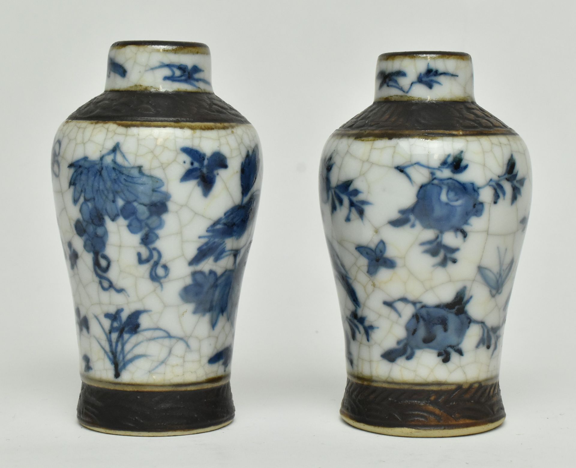 GROUP OF QING OR LATER CERAMIC VASES AND A SEAL BOX - Image 7 of 13