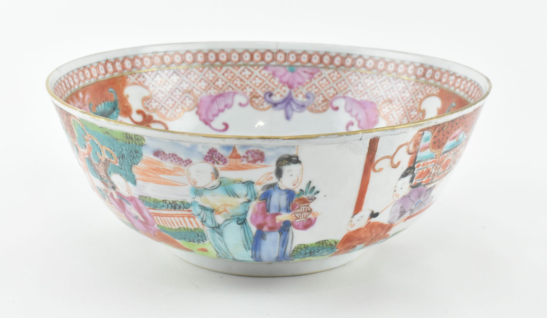 QING DYNASTY FAMILLE ROSE FIGURINE BOWL 清 粉彩人物碗