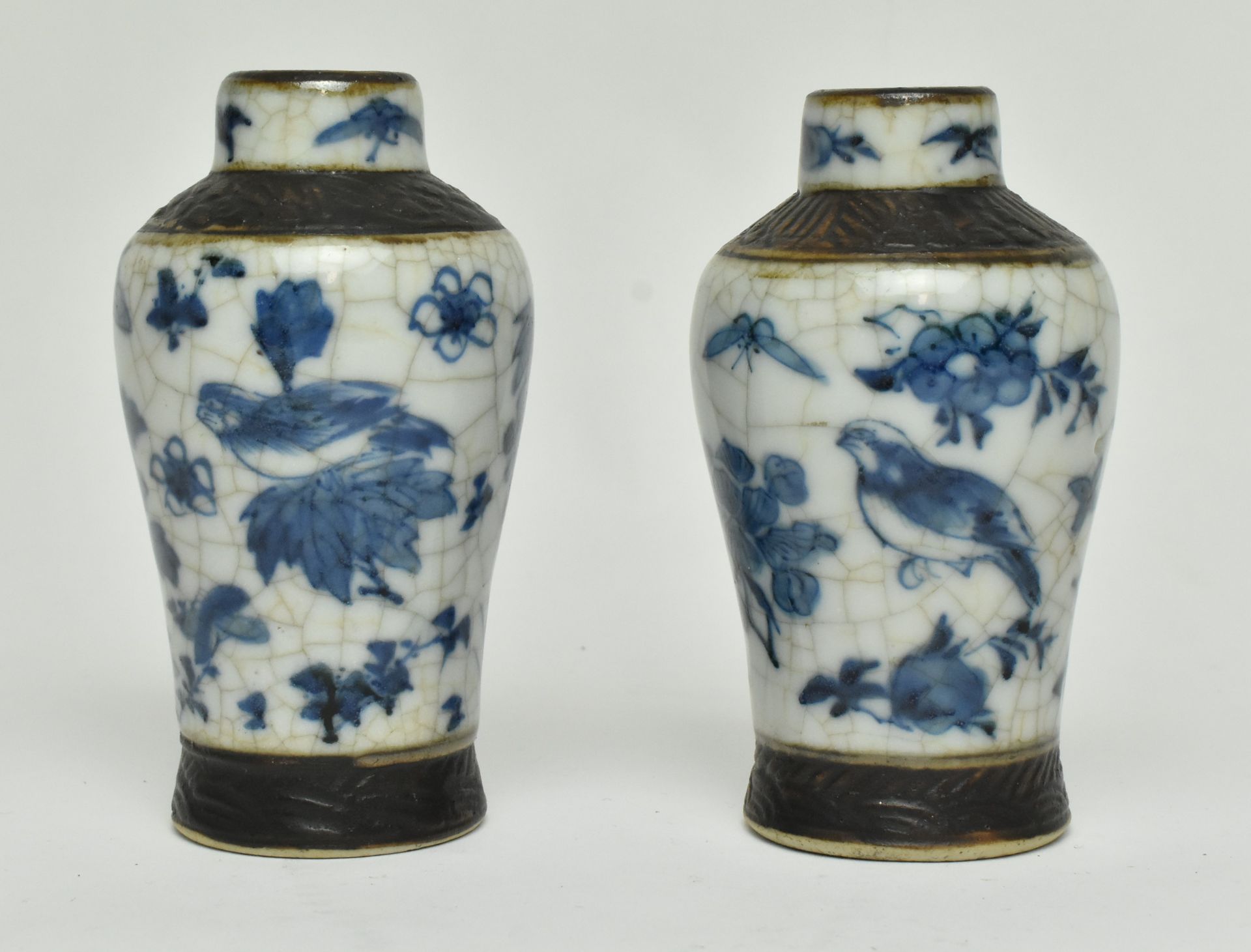 GROUP OF QING OR LATER CERAMIC VASES AND A SEAL BOX - Bild 6 aus 13