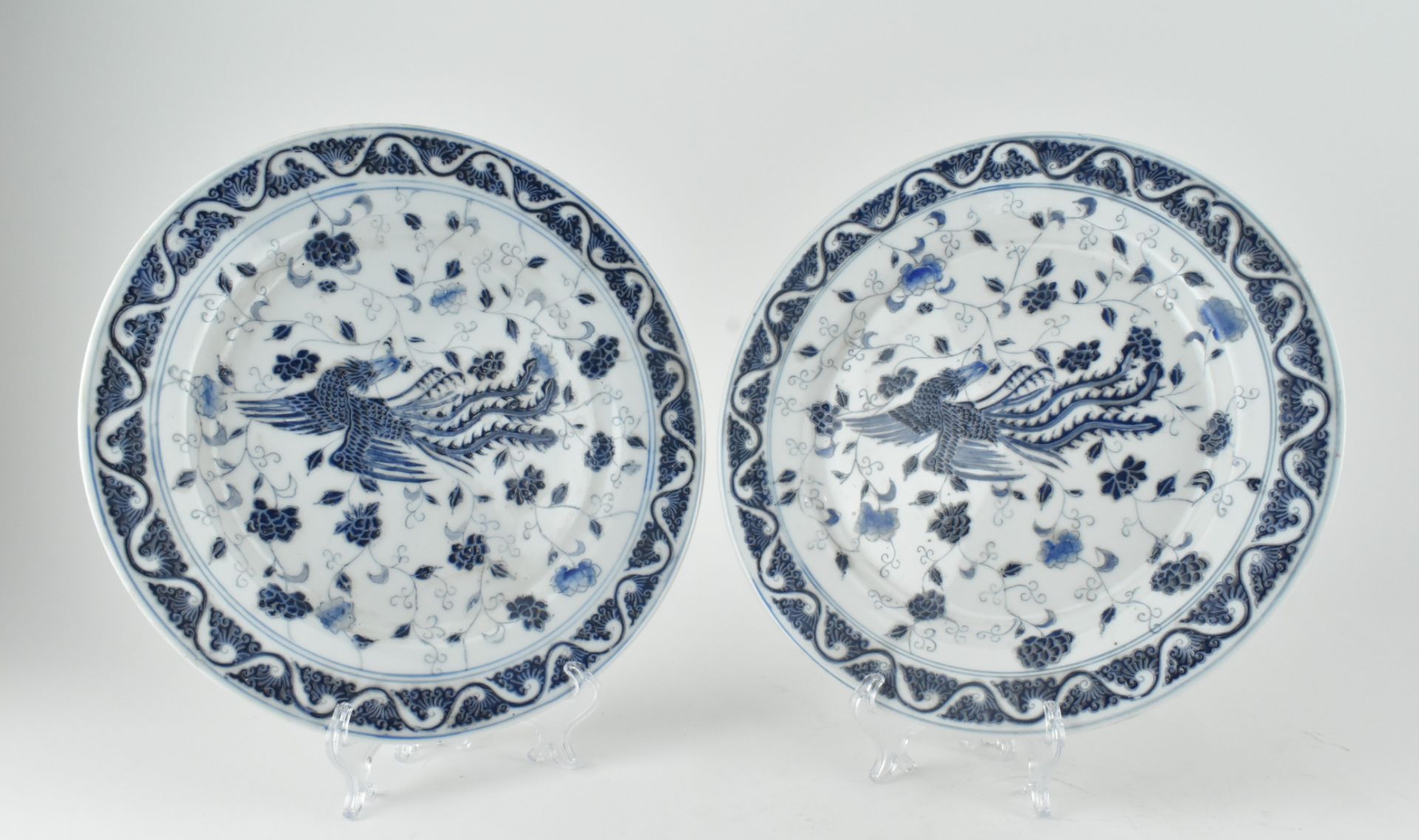 PAIR OF BLUE AND WHITE PHOENIX CHARGERS 晚清牡丹凤凰盘一对 - Image 2 of 6