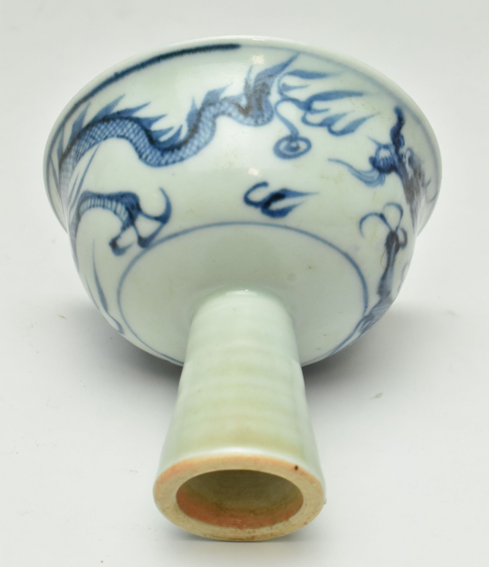 YUAN BLUE AND WHITE DRAGON HIGH STEMMED CUP 青花龙纹高足杯 - Image 6 of 7