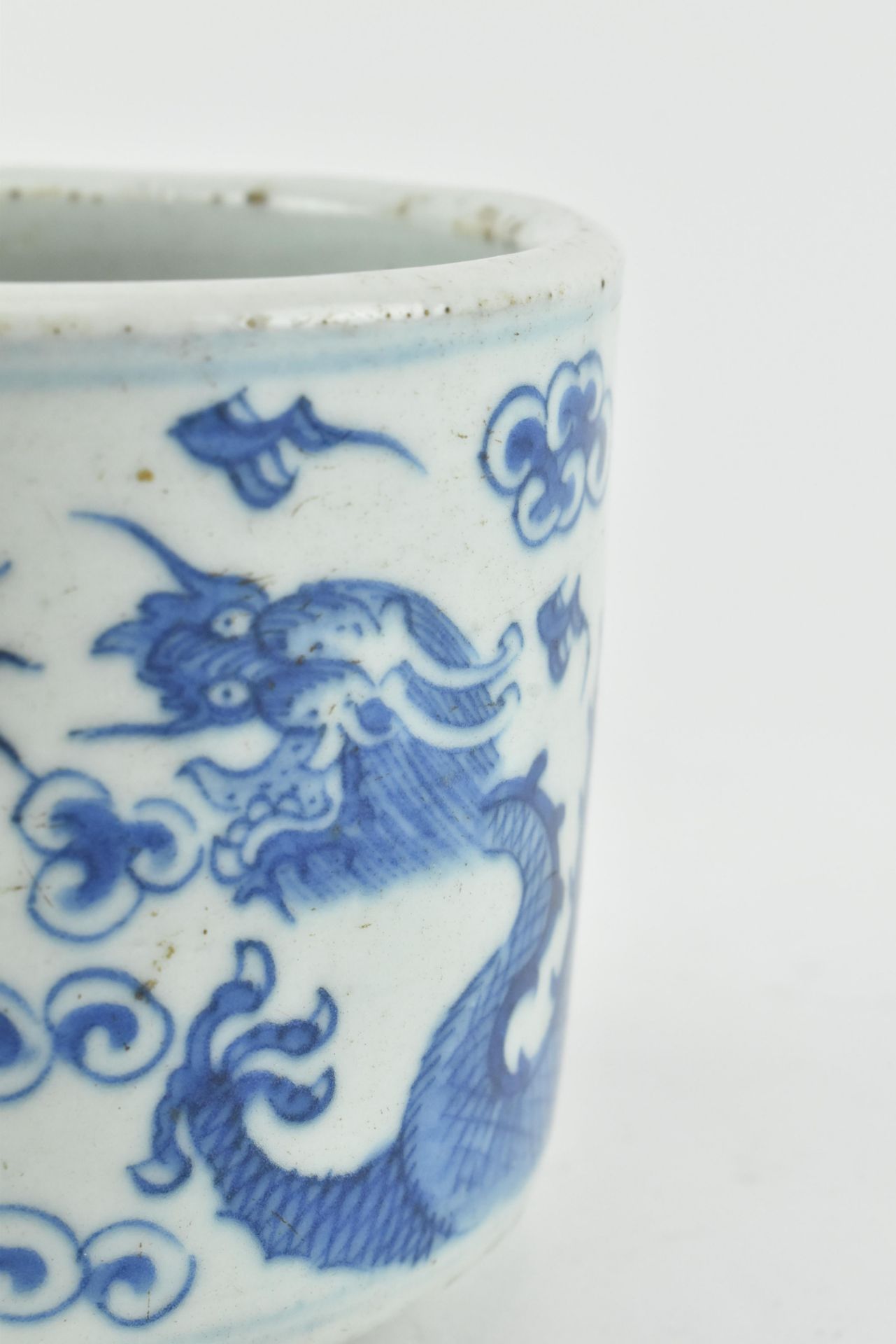 BLUE AND WHITE "DRAGON" TRIPOD CENSER 民国双龙戏珠香炉 - Image 3 of 6