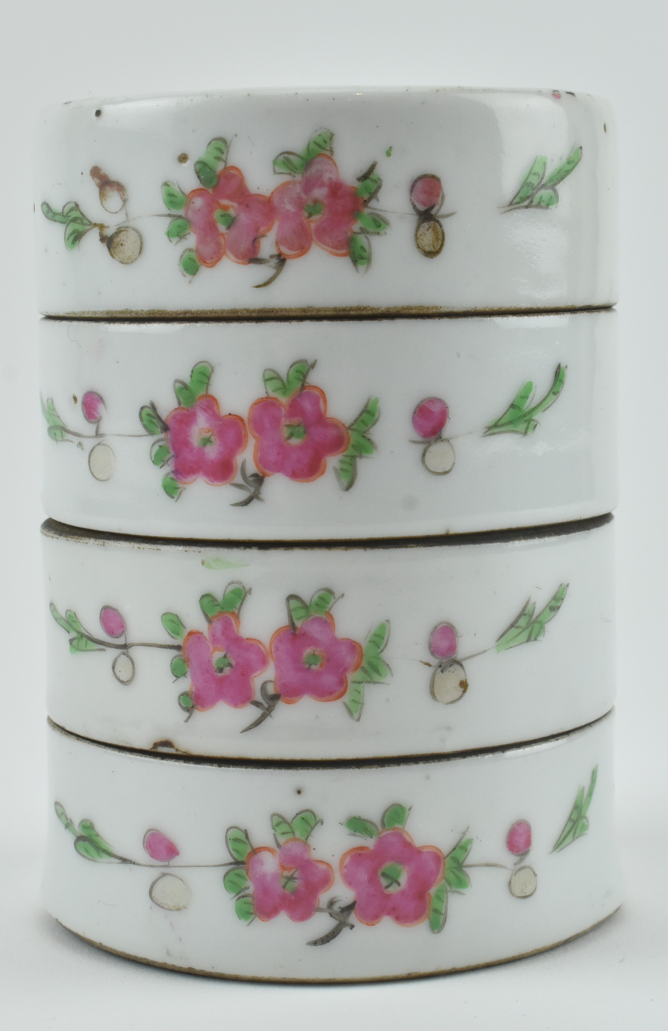 LATE QING OR LATER FAMILLE ROSE STACKING BOX 晚清 多层盖盒 - Image 3 of 5