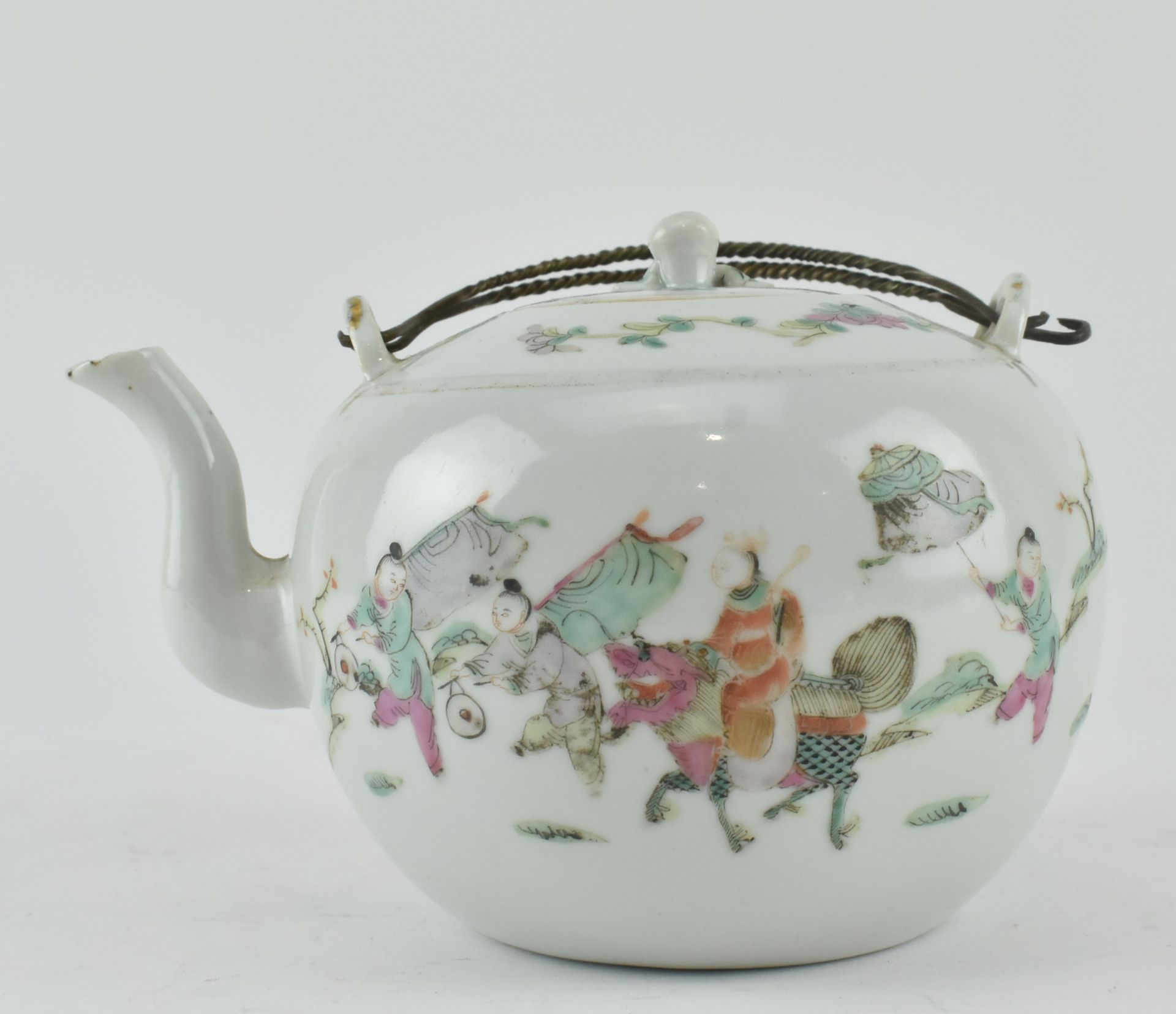 LATE QING DYNASTY FAMILE ROSE TEAPOT 晚清 粉彩戏婴茶壶 - Image 2 of 7