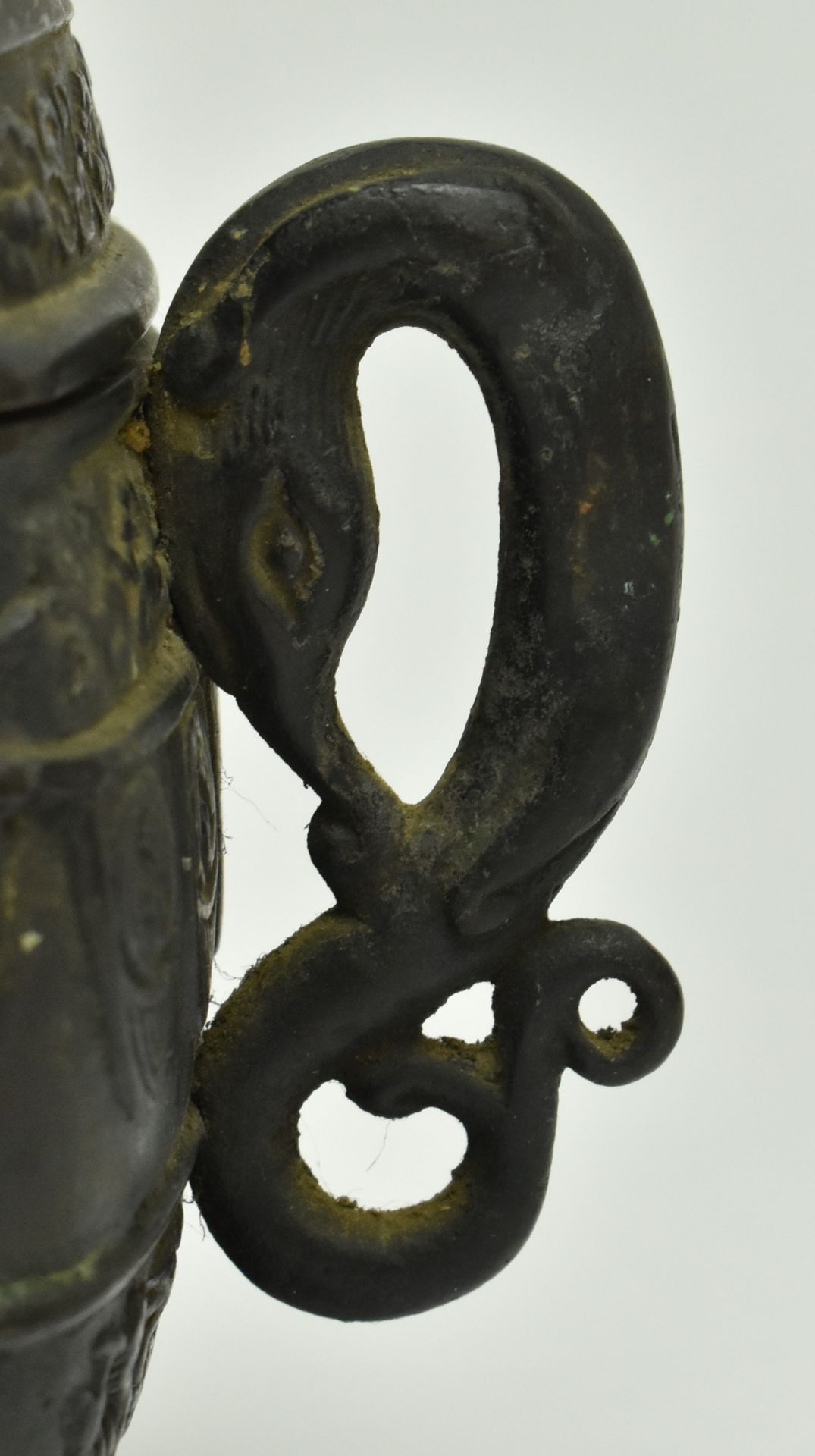 POSSIBLY MING OR LATER BRONZE CENSER COVER 铜香炉 - Bild 4 aus 7